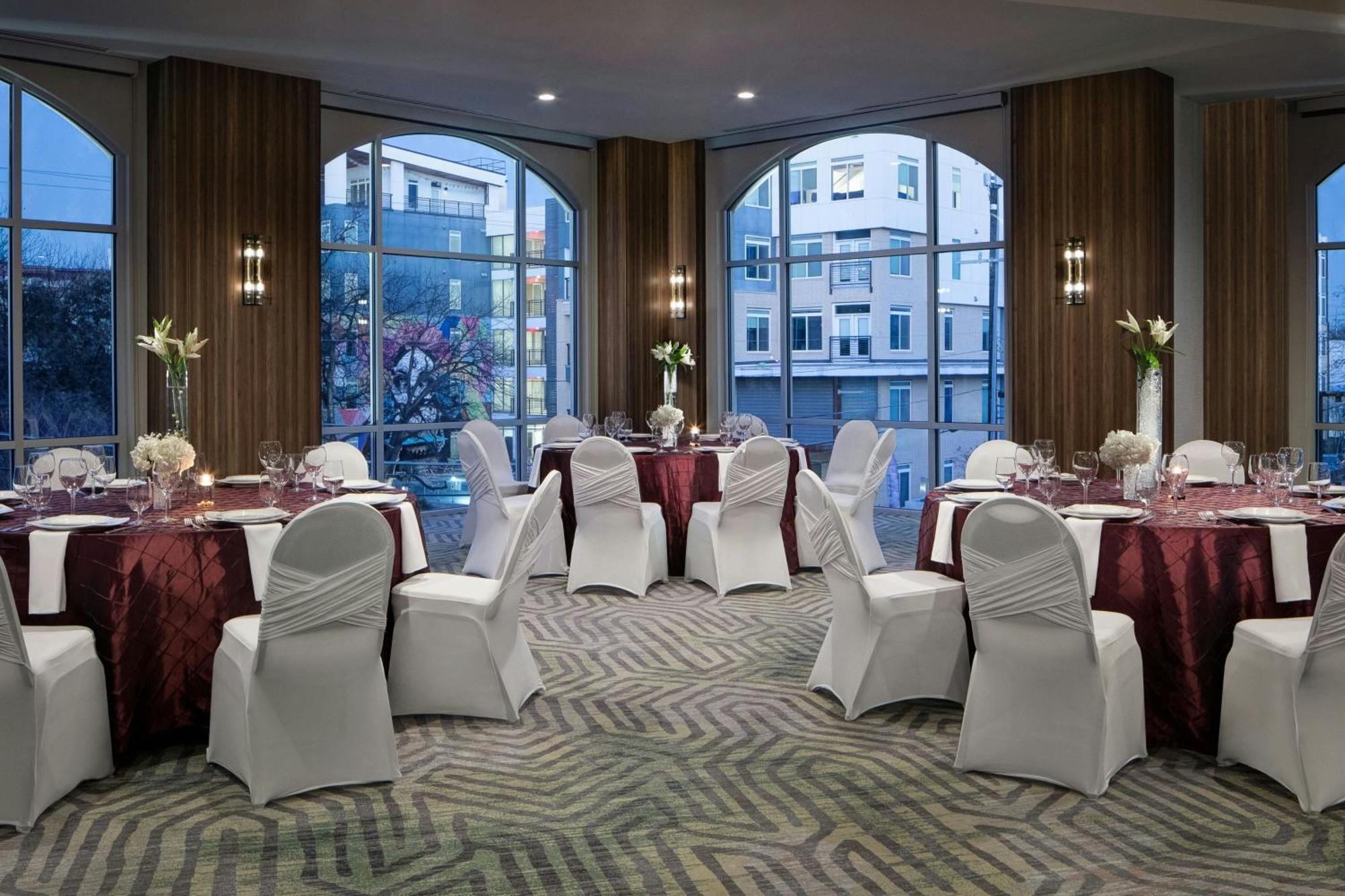 Hotel Wyndham Garden River Walk Museum Reach 4*